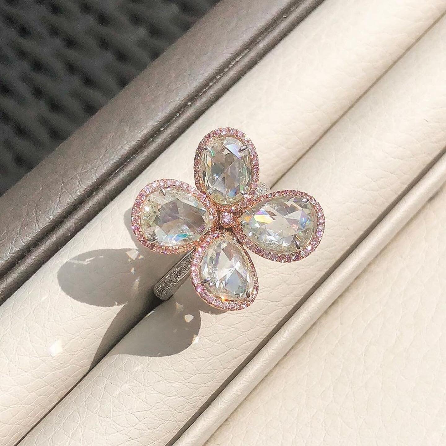Here comes the sun ☀️ or at least it&rsquo;s radiance courtesy this outstanding ring by our member @amtc.sg featuring 4 beautifully cut rose-cut diamonds encased by pink diamonds. We love how the rose-cuts gravitate towards the 0.02 Ct brilliant pink