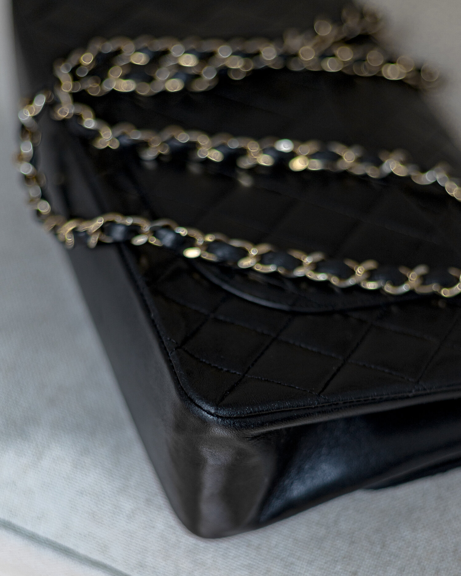 Vintage Chanel Classic Double Flap Bag in Black (1986/1988) — singulié