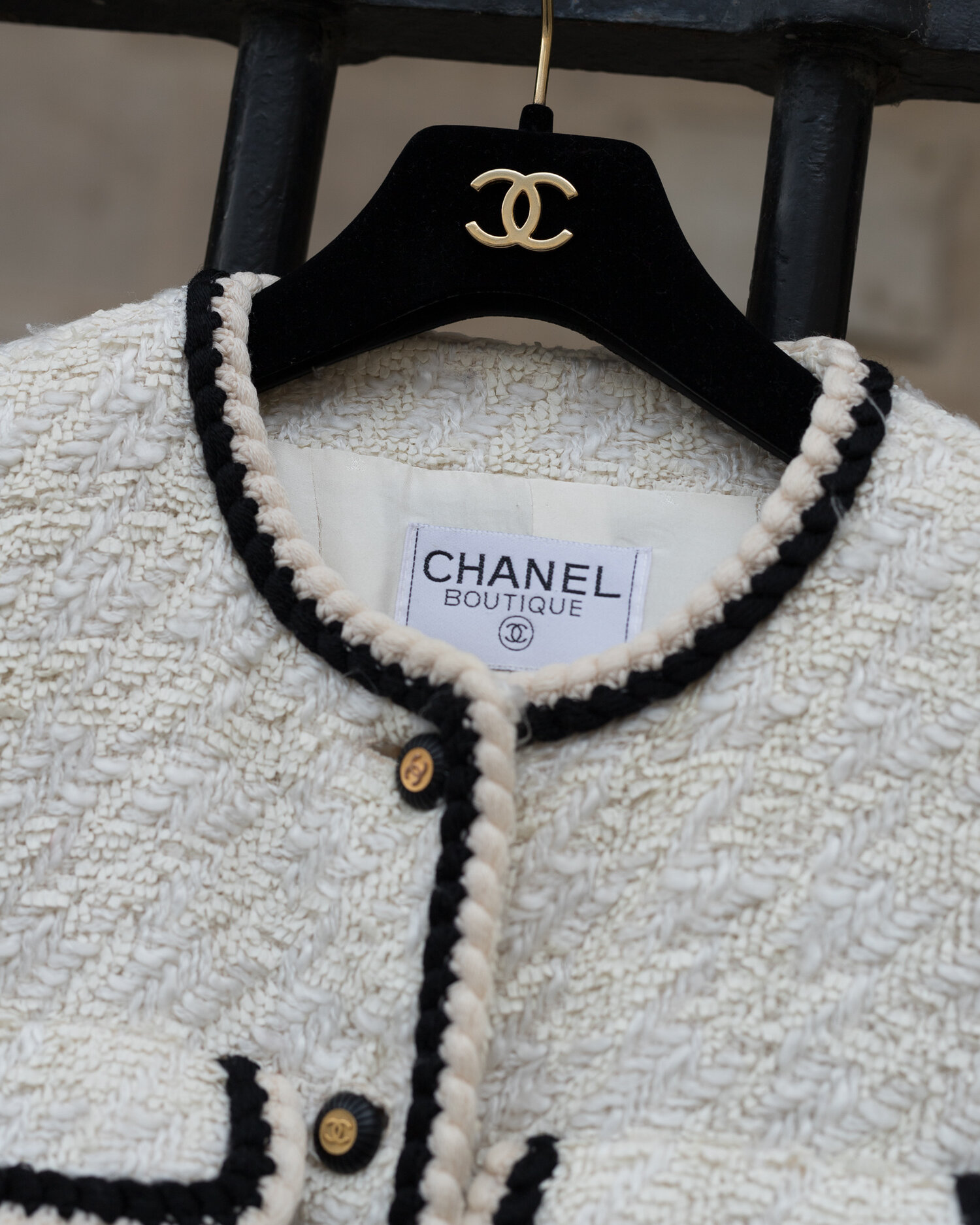 Vintage Chanel Jacket in White Tweed with Black trim (1993) — singulié