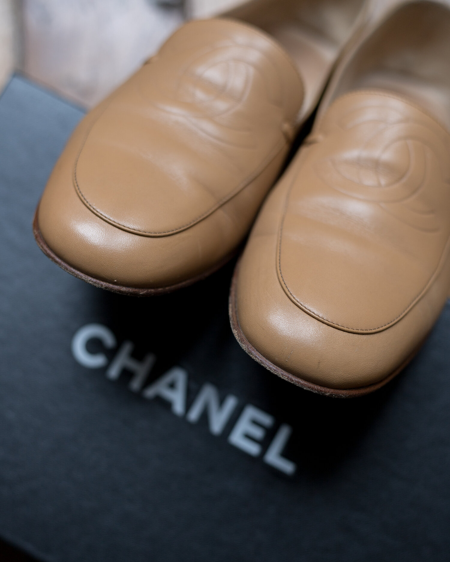 CHANEL Leather CC Logo Square Toe Shoes Beige