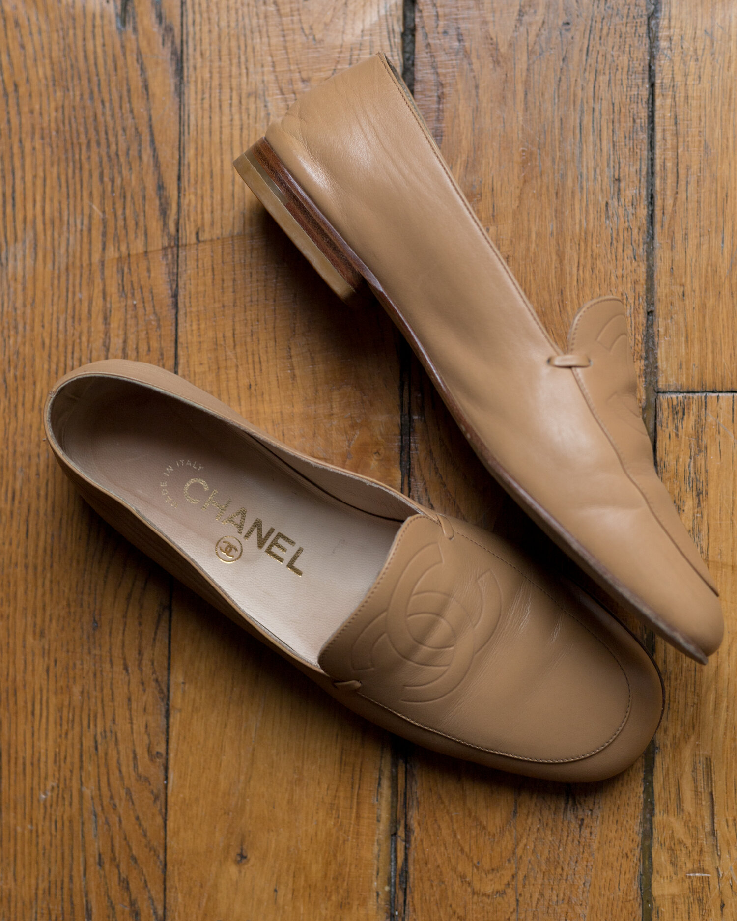 Chanel Loafers in Beige Leather — singulié