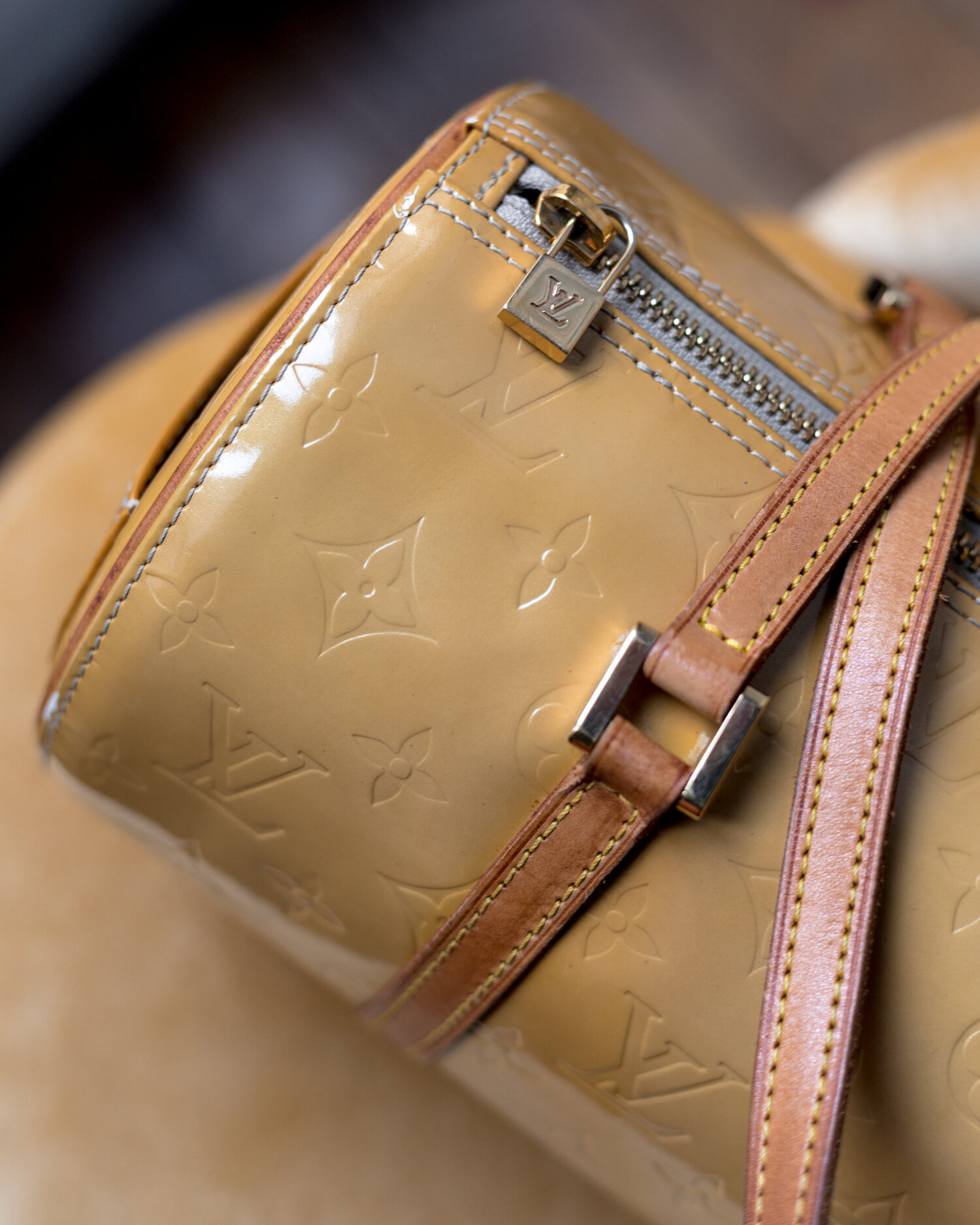 Louis Vuitton Bag Handbag Vernis Bedford Monogram Papillon 
