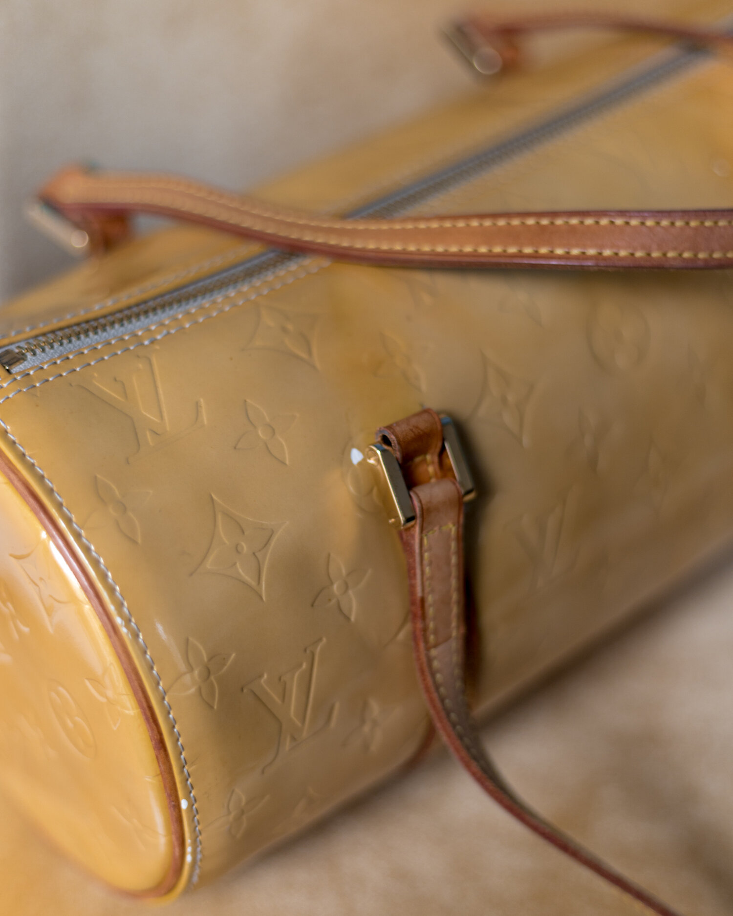 Louis Vuitton Papillon Bag in Yellow Ochre Patent Leather — singulié