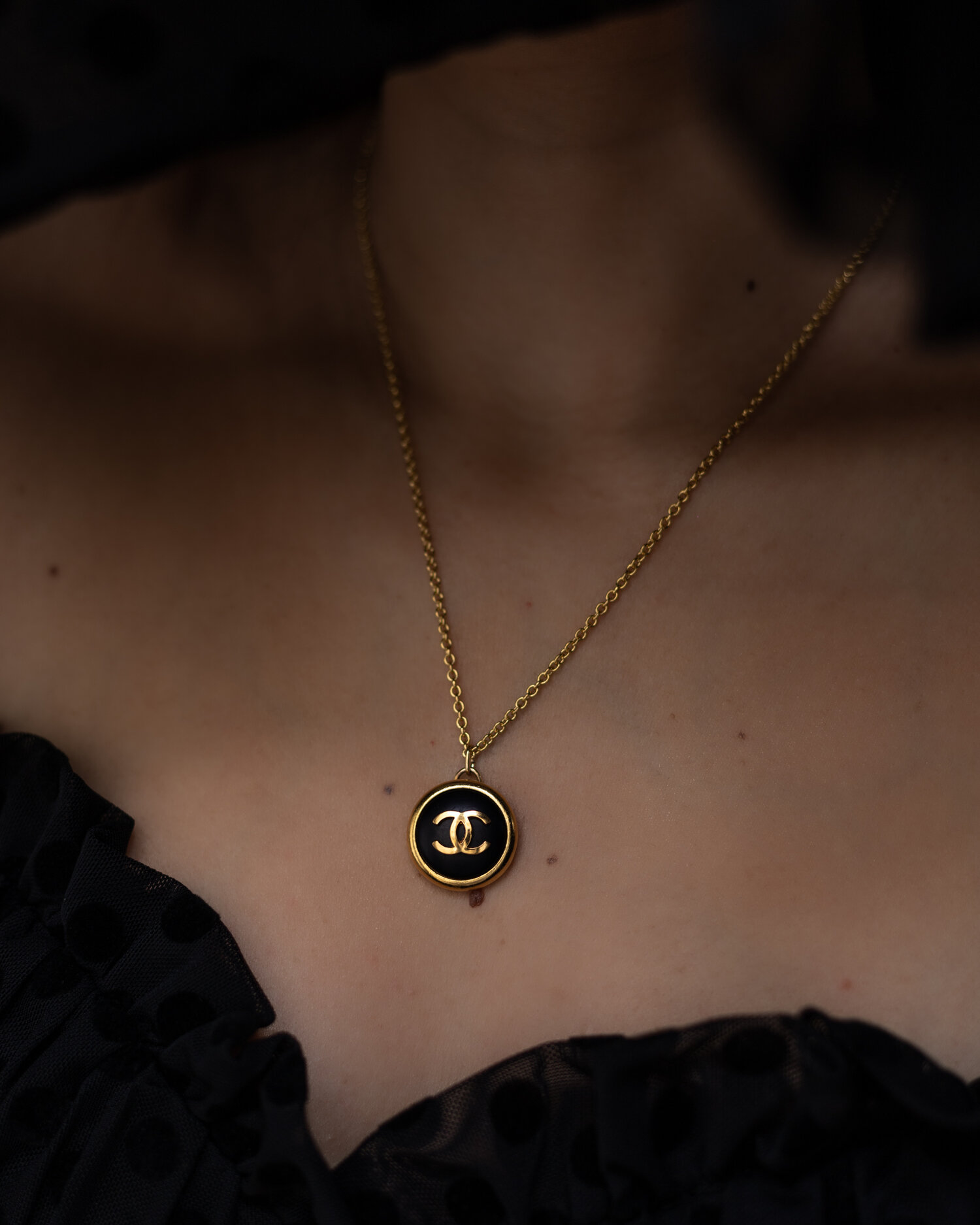 CC Black & Gold Button Pendant Necklace — singulié