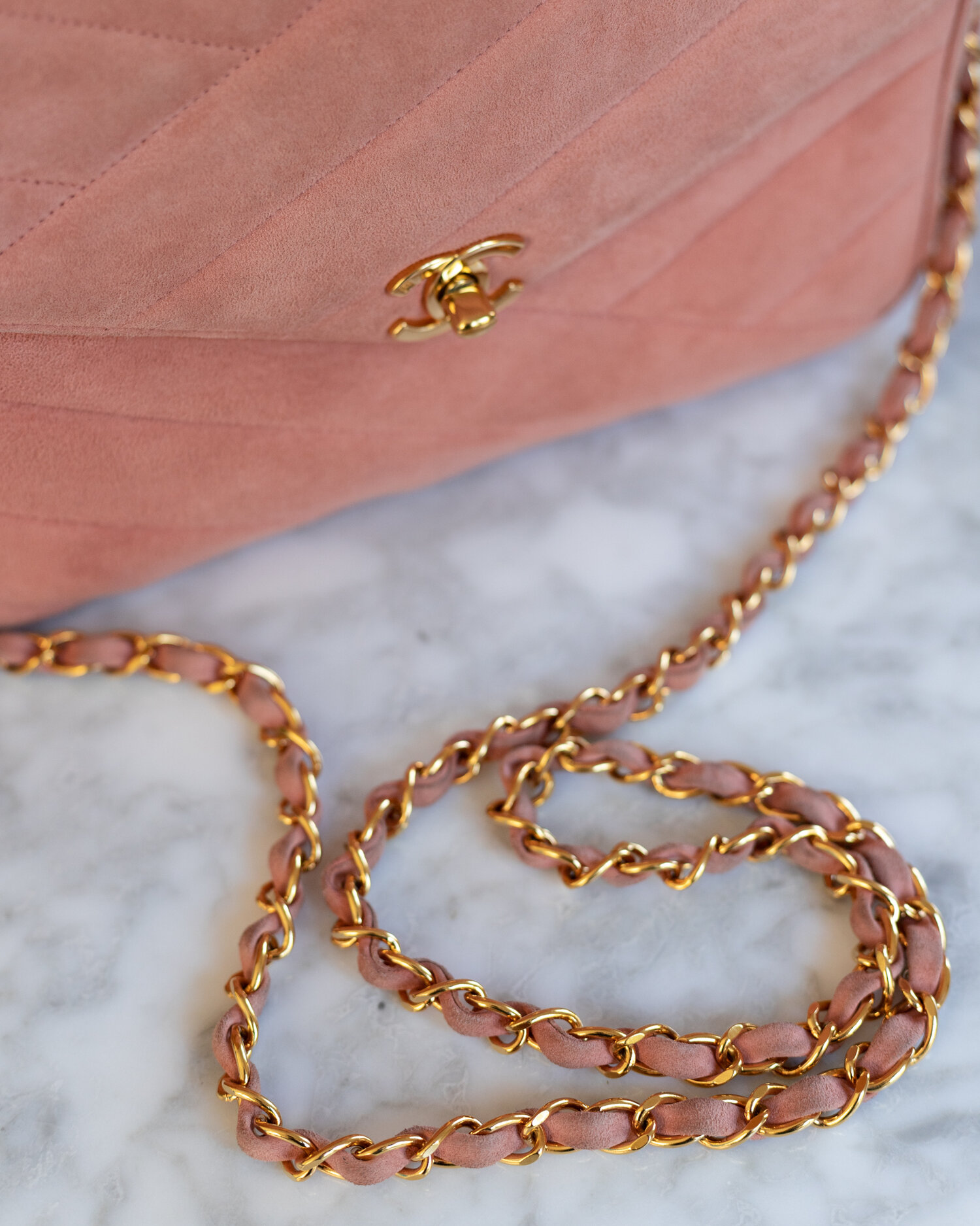 Vintage Chanel Camera Bag in Coral Pink suede leather — singulié Vintage Chanel Camera Bag in Coral Pink suede leather — singulié