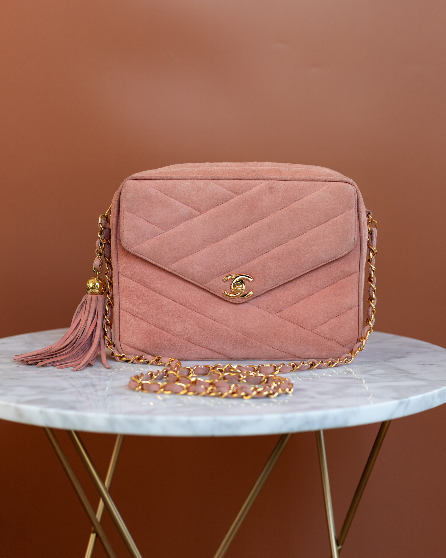 Vintage Chanel Camera Bag in Coral Pink suede leather — singulié Vintage Chanel Camera Bag in Coral Pink suede leather — singulié