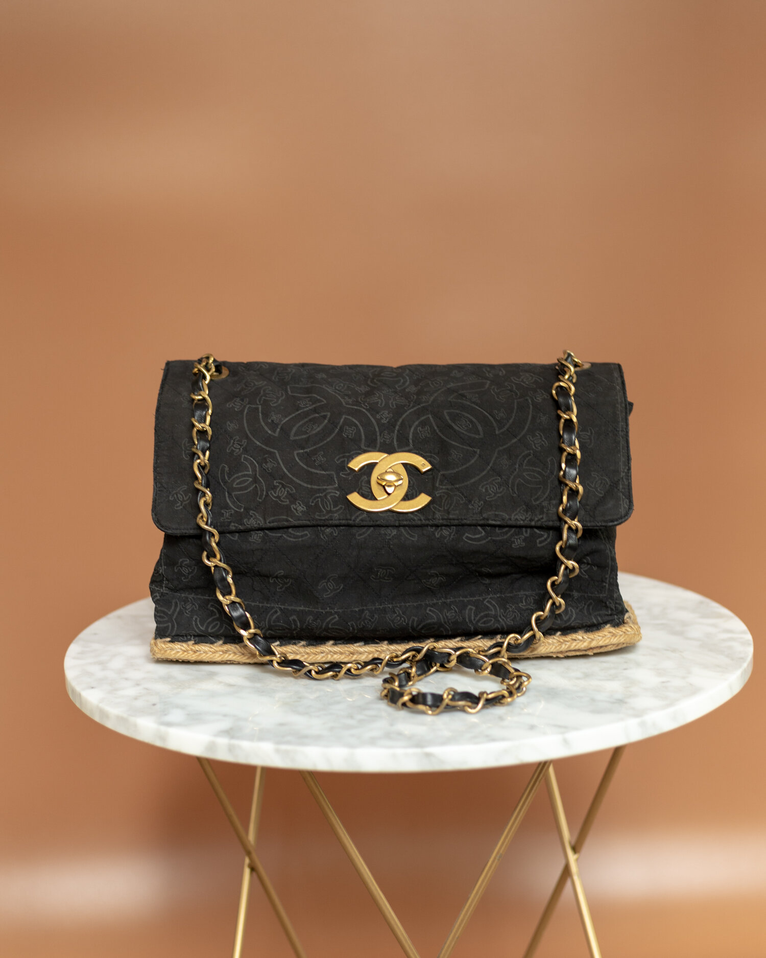 Vintage Chanel Maxi Flap Bag in Bandana Fabric & Raffia (very rare) —  singulié