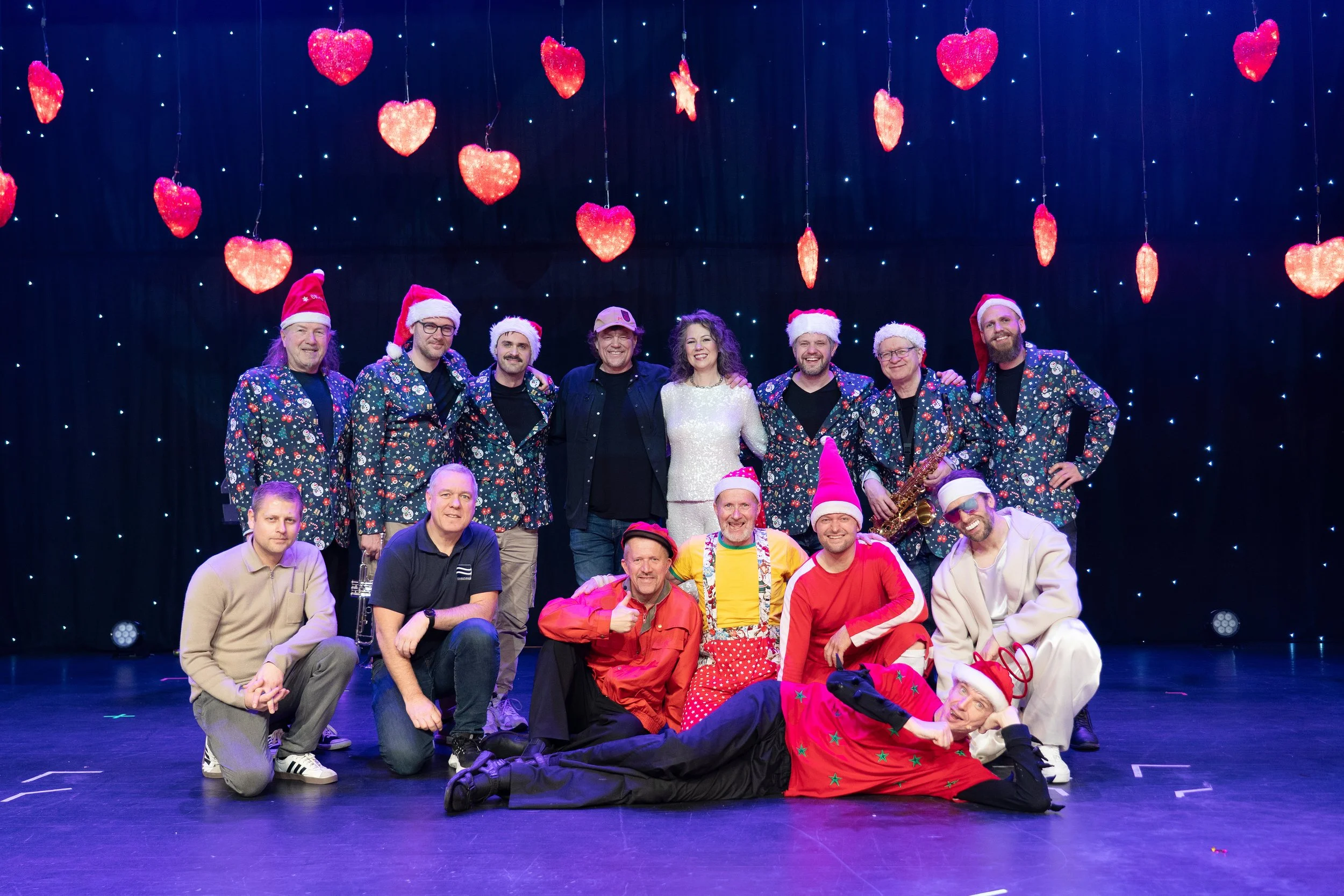 The 'Svartnissen' ensemble with Trine Rein and Lars Monsen in the middle.