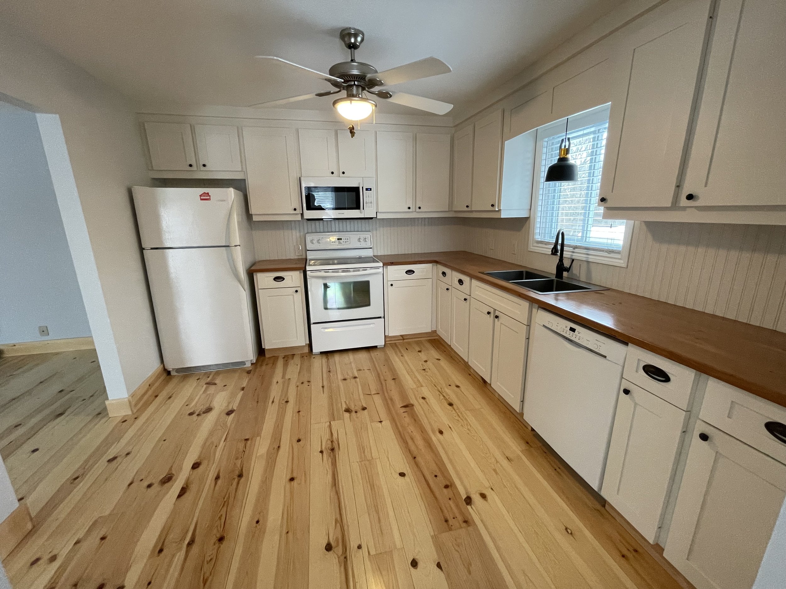 Kitchen2.jpeg