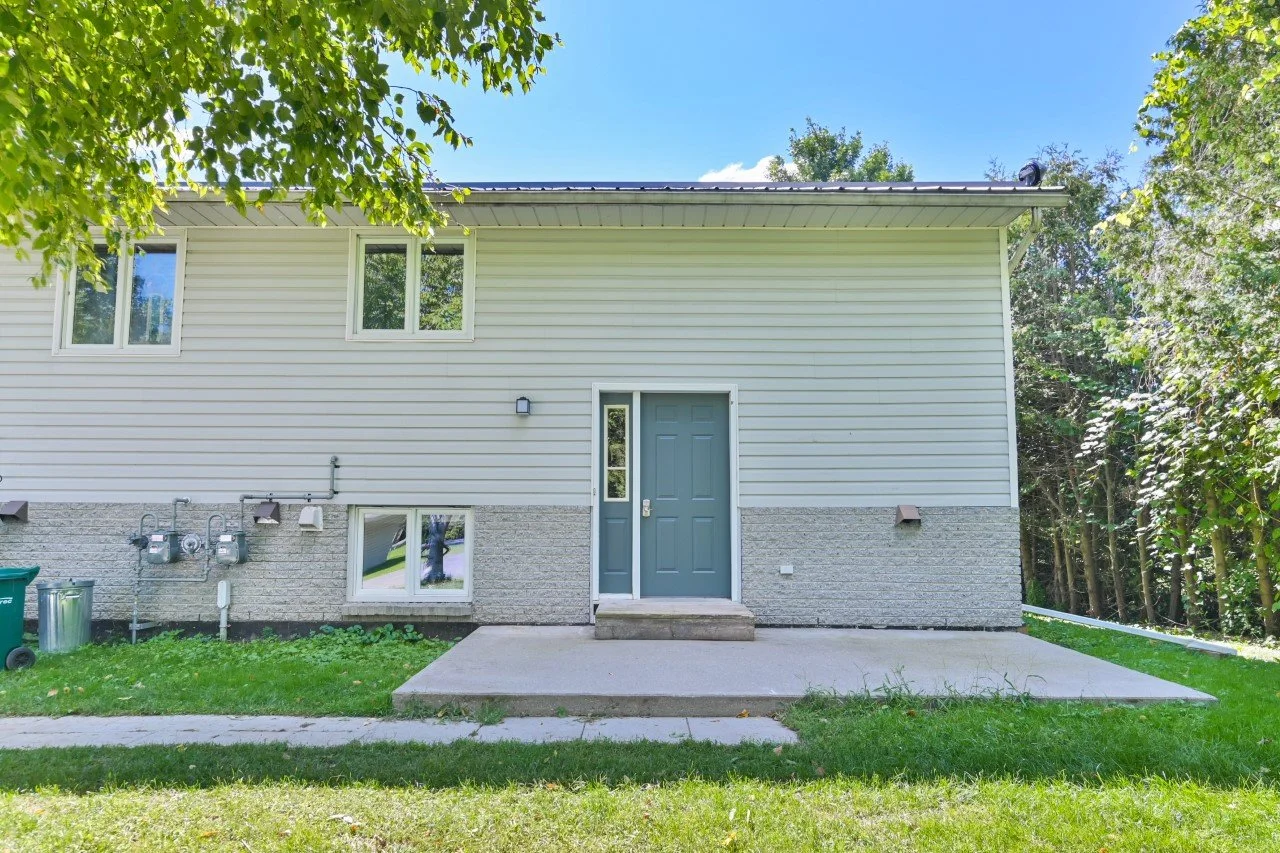 Unit B entrance front.jpg
