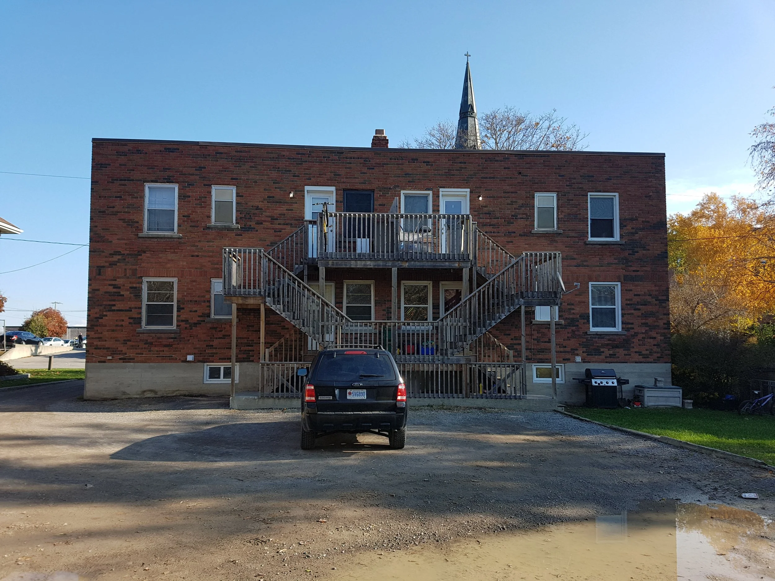 124 126 Queen back view.jpg