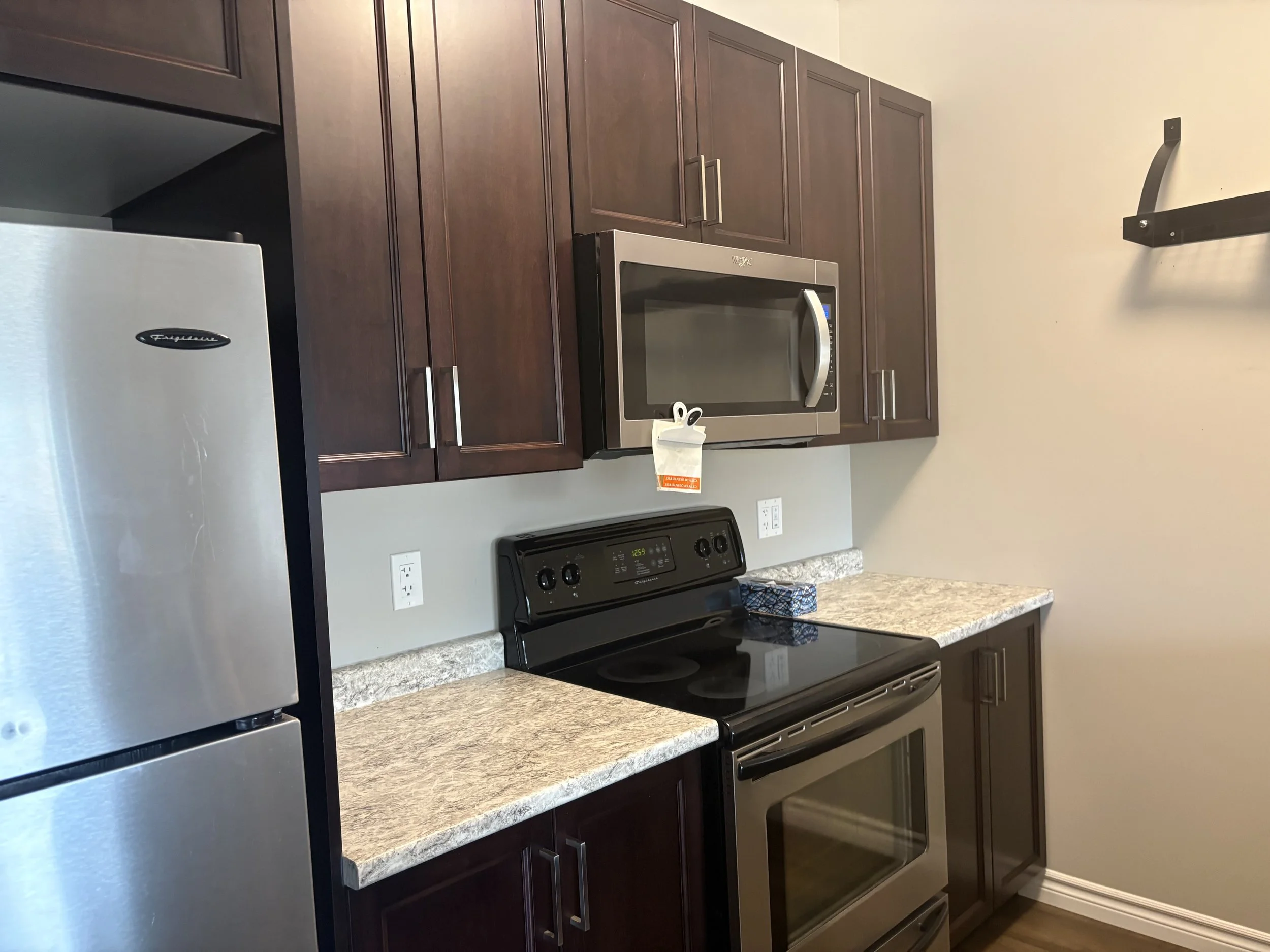 32 Ledgerock Range hood.jpeg