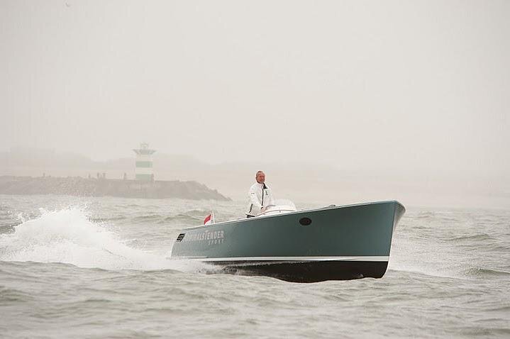 Taking the Admiralstender S28 for a spin on the North Sea near Scheveningen is not a remotely boring thing to do.

#admiralstender #lovemetender #tender #sloep #sloepen #tendersloep #loosdrechtseplassen #loosdrecht #vechtriver #rivervecht #terschelli