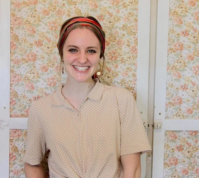 Meet Lindsi | Loving a little fun variety, but definitely not messing around, if Lindsi were a drink, she would be a double shot over ice with a couple pumps of coconut or cinnamon. If you’ve been here while she’s working you’re sur