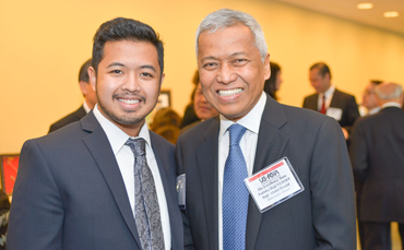 2014 Fellow Mr. Naif Yusoff of Brunei Darussalam (left), with His Excellency Dato Paduka Haji Yusoff Haji Abdul Hamid