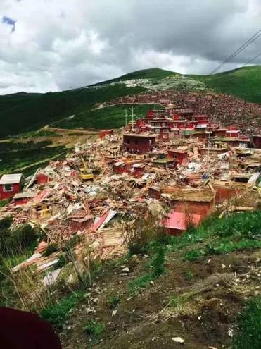 The aftermath of demolitions in Larung Gar in July 2016