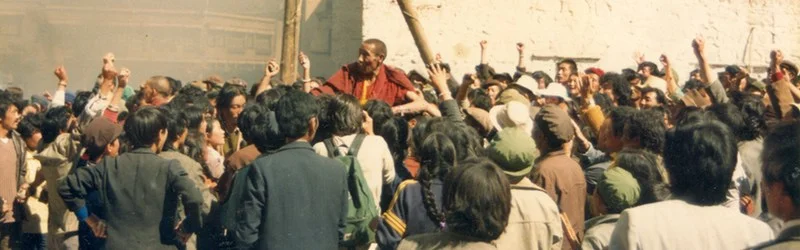 In the middle: monk Jampa Tenzin, October 1987