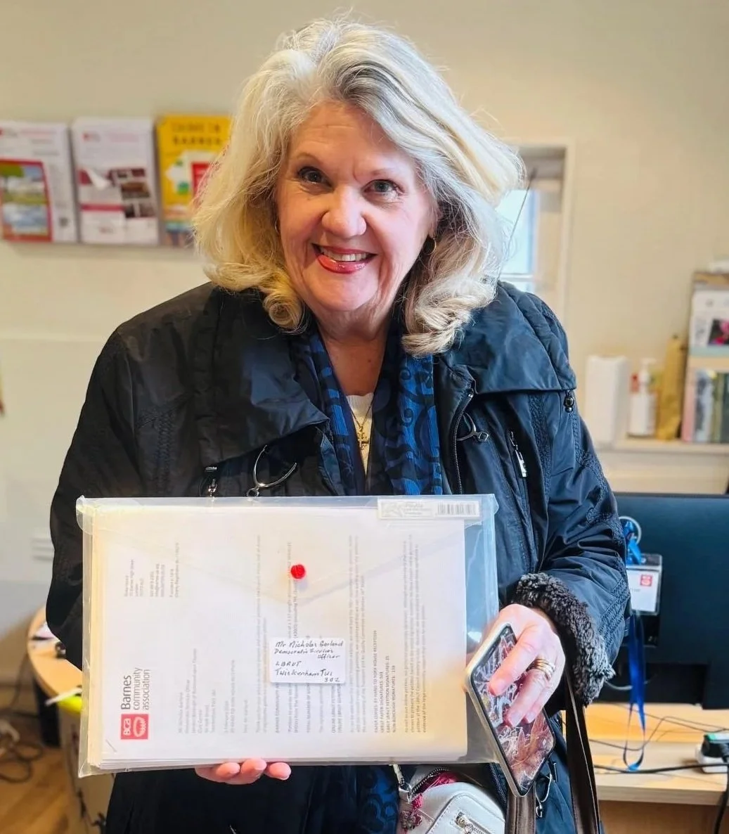 Petition to ban HGVs submitted to Council