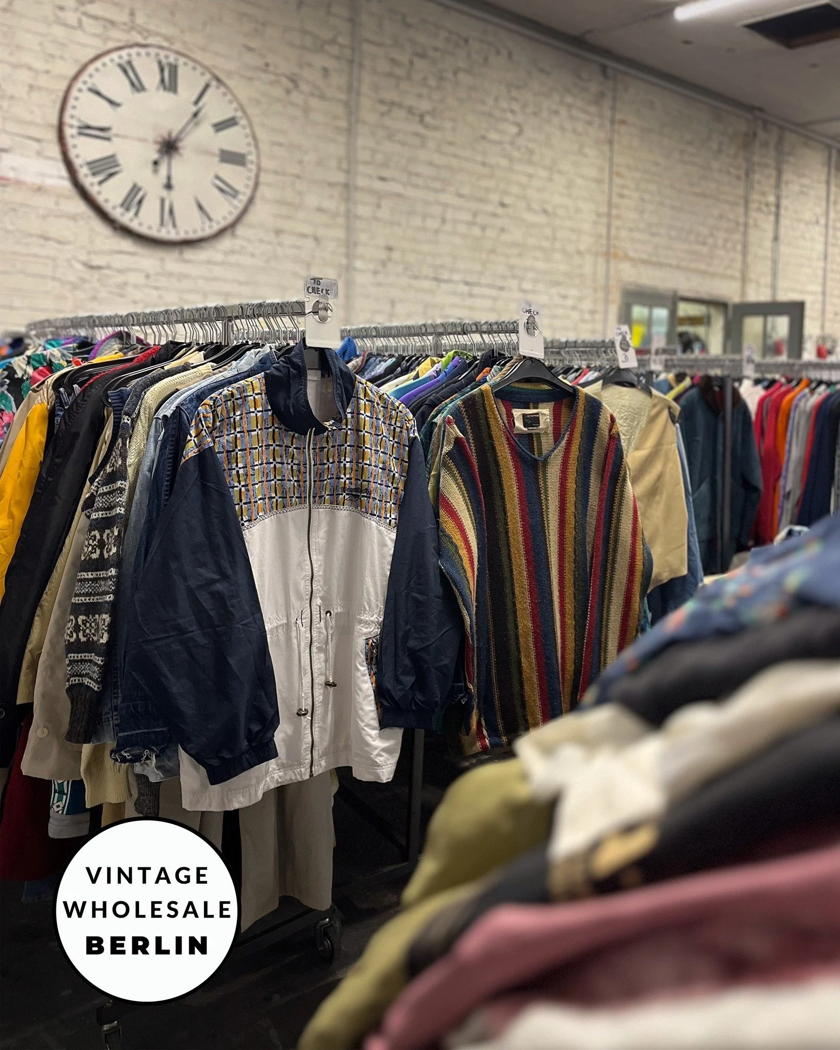 Quality-Checked &amp; Sorted | True Vintage Wholesale

Searching for reliable vintage clothing wholesale?
At our Berlin warehouse, every piece of true vintage is carefully sorted and expert quality-checked before it reaches your shop.

From everyday 