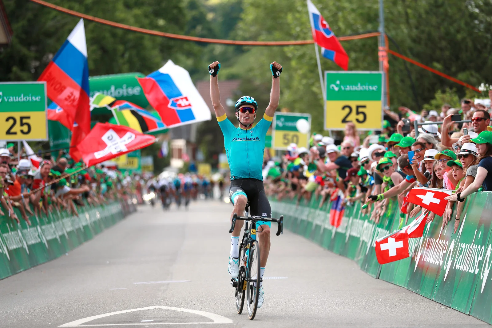 Tour de Suisse Stage 2 data: Luis León Sanchez solos to victory