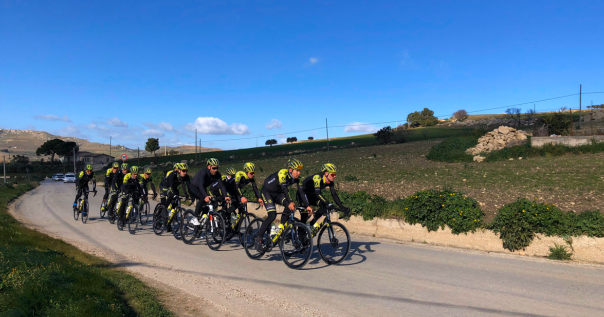 mitchelton scott 2019 kit