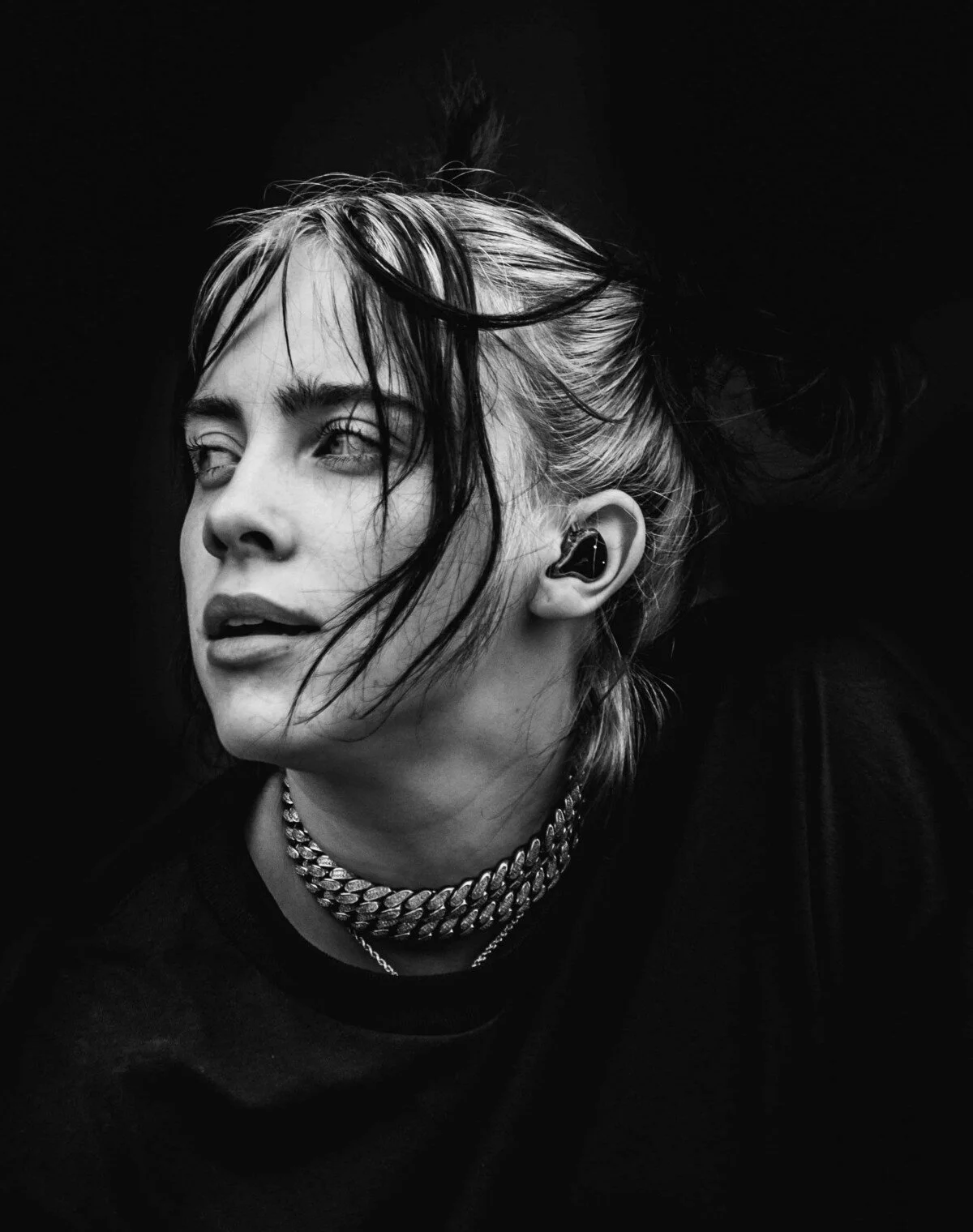 Billie Eilish responde a sus críticos en “Not My Responsibility”, un cortometraje sobre las críticas que avergüenzan al cuerpo de una mujer