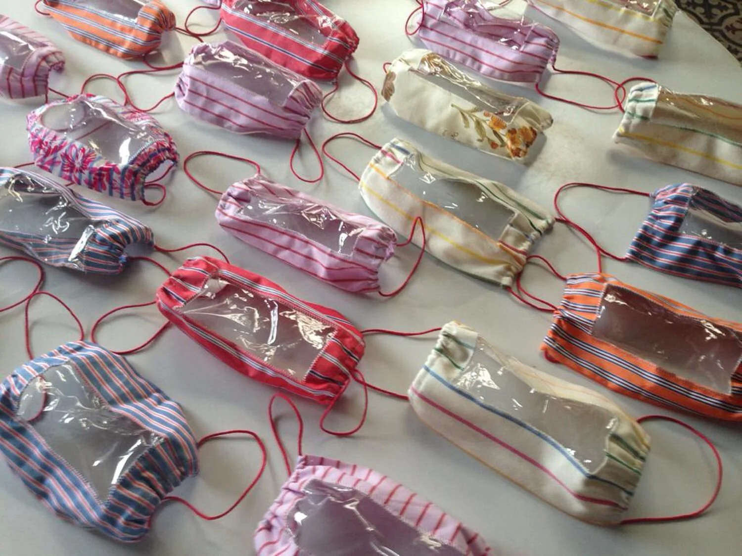 Conoce la mascarilla que permite leer los labios a personas sordas