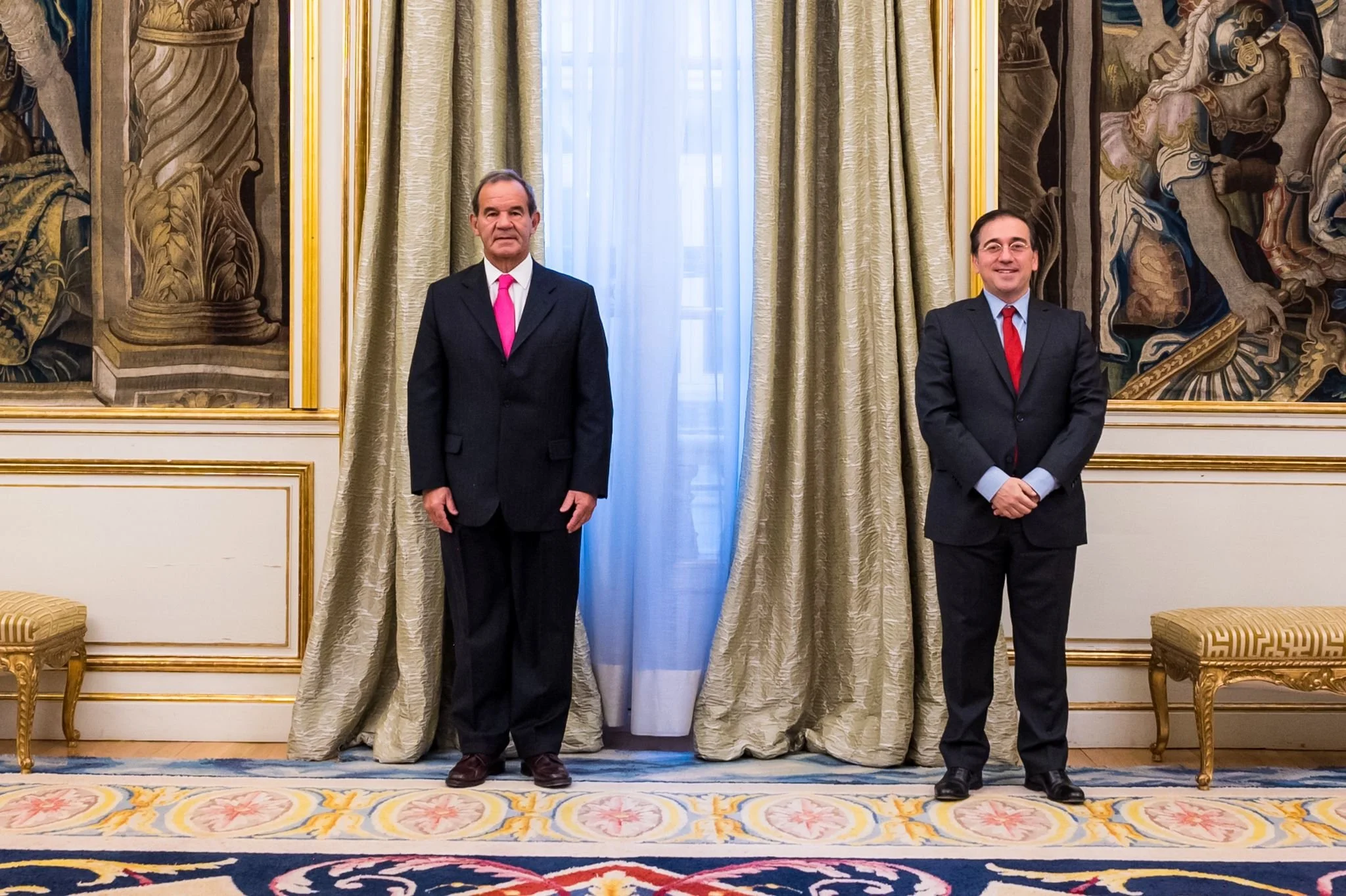 Llegó La Minuta PM: Las "trabajadas" vacaciones del Canciller Allamand y las críticas por su ausencia ante la crisis migratoria