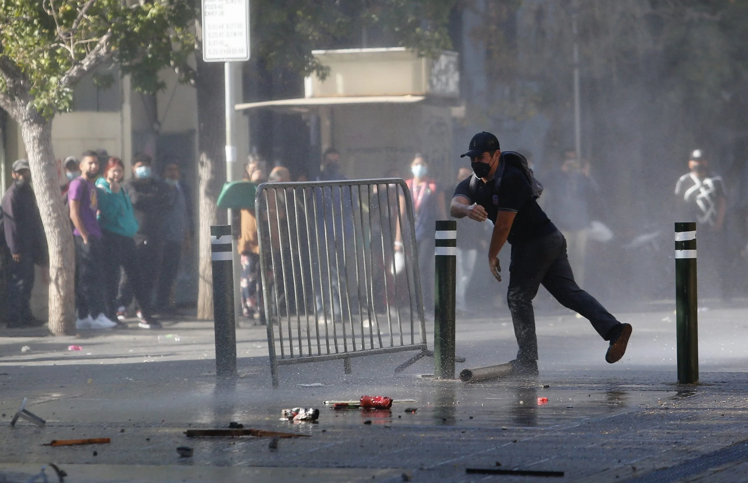La Minuta AM: A pesar de bajar en número, violentos disturbios se produjeron en el centro en el contexto del día del joven combatiente