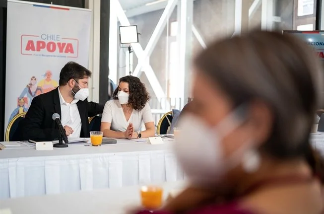 La Minuta AM: Con autocríticas y ad portas de la votación de quinto retiro, el presidente y sus ministros se reunieron a evaluar la instalación 