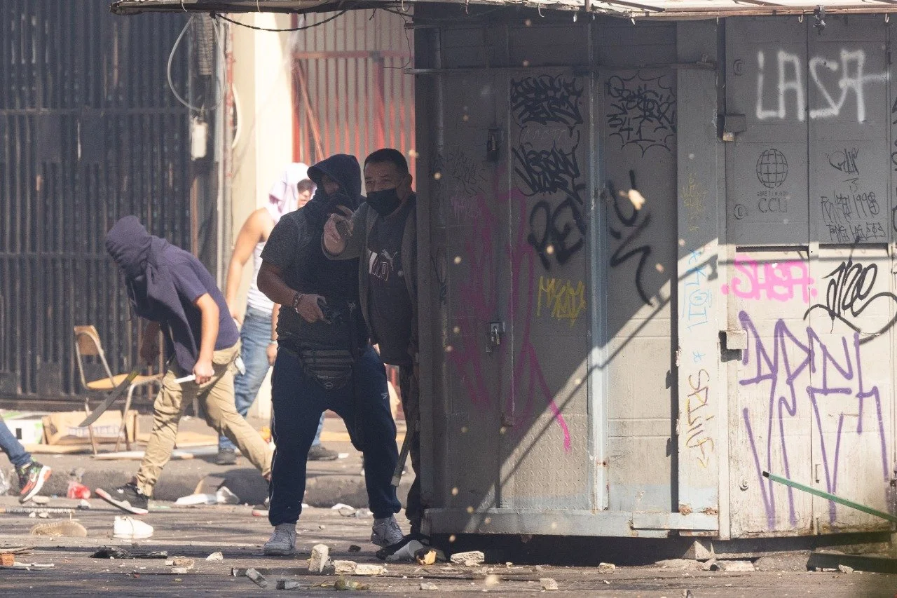 La Minuta AM: Presidente Boric anunció querellas tras incidentes protagonizados por bandas delictuales en barrio Meiggs