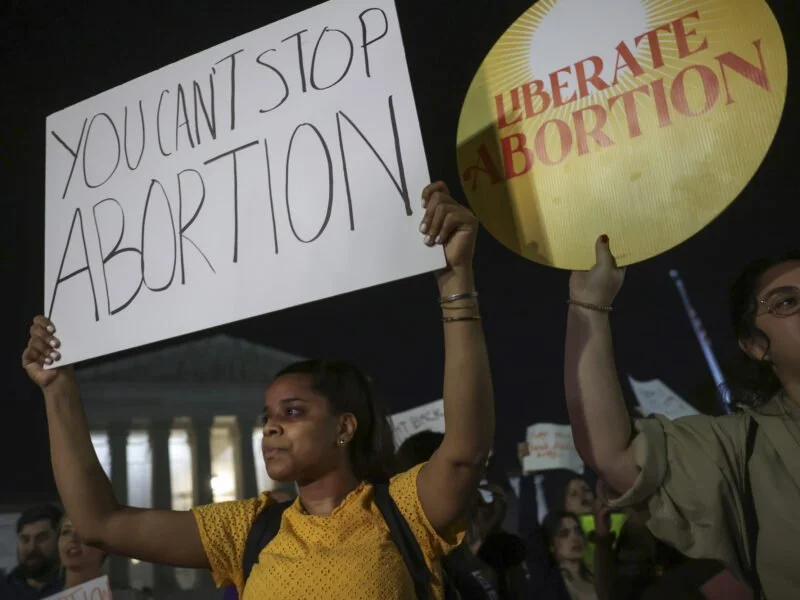 La Minuta AM: ¿Abort Mission? La filtración de la Corte Suprema que podría derribar el derecho universal al aborto en EE.UU.