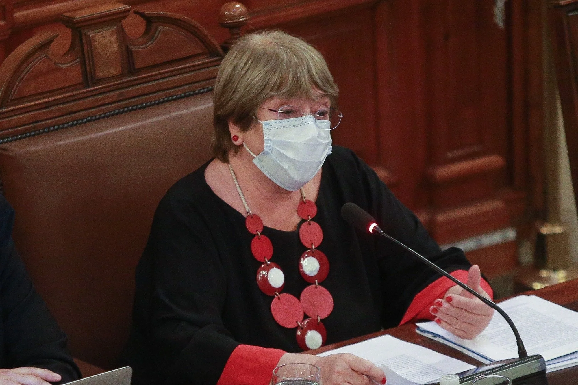 La Minuta AM: Ex presidenta Bachelet entra en el debate constitucional y señala que nuevo texto "debería aprobarse" 