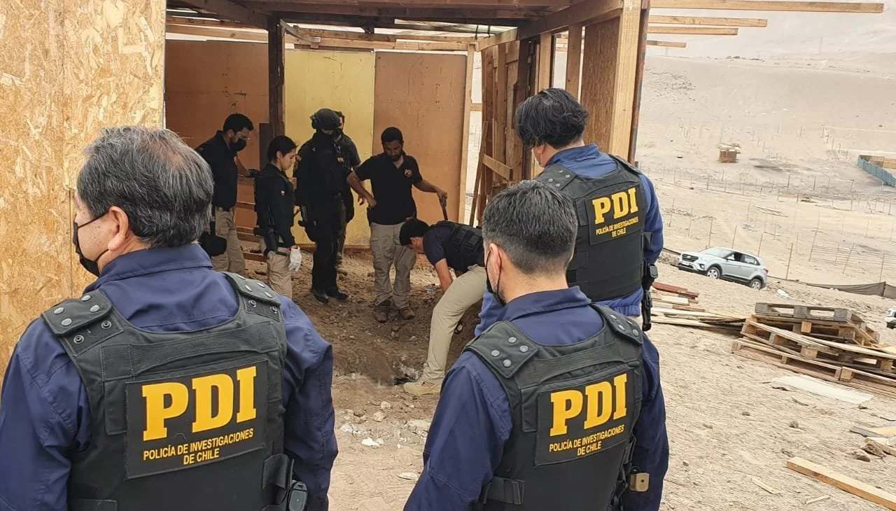 La Minuta PM: PDI desbarató a Los Gallegos, banda vinculada al Tren de Aragua y encontró un cadáver enterrado durante el operativo