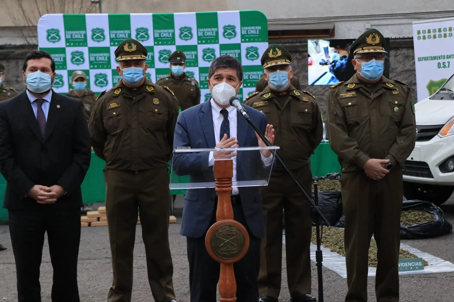 La Minuta PM: Investigan explosión en edificio de Las Condes. El subsecretario Manuel Monsalve indicó que hay imágenes del principal sospechoso