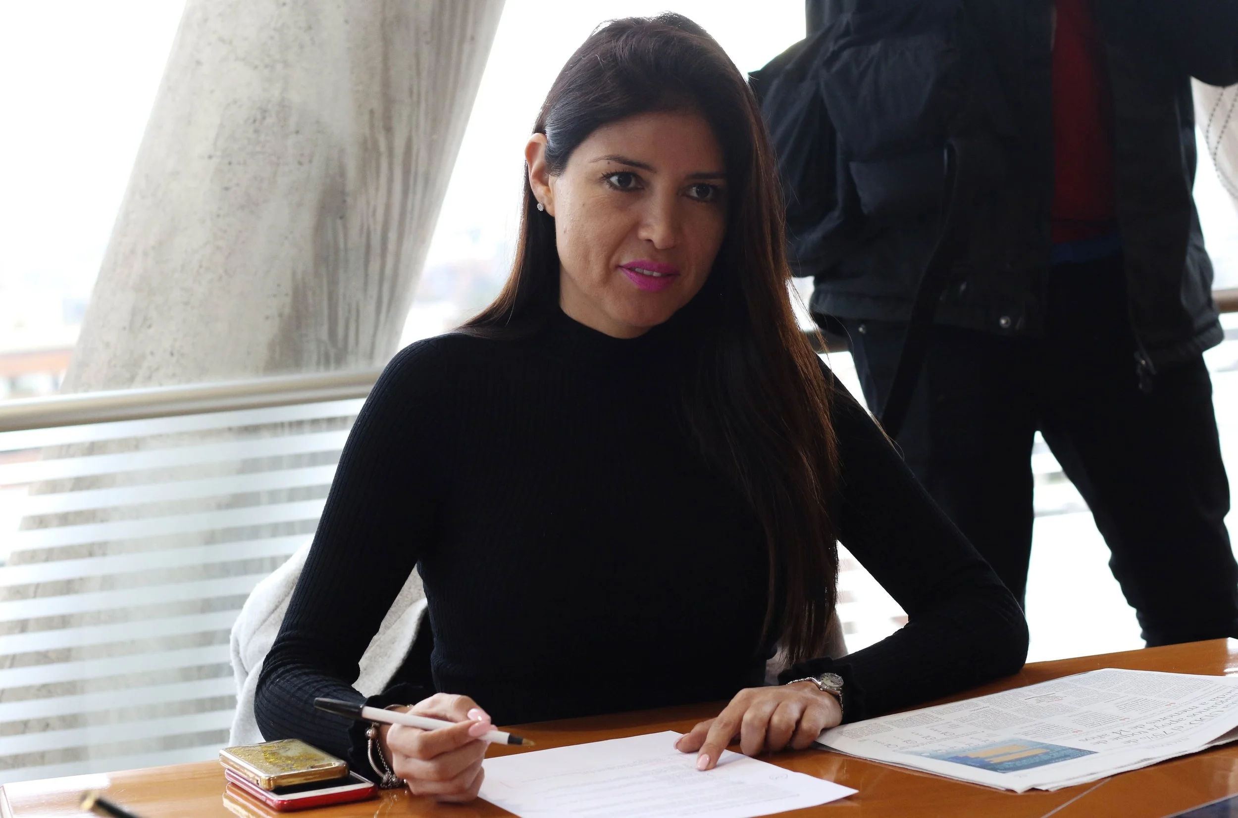 La Minuta PM: Fiscalía de Rotterdam informó que Karen Rojo esta privada de libertad y su audiencia de extradición será entre "seis a ocho semanas más"