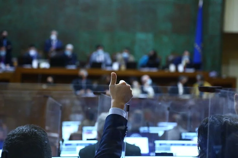 La Minuta PM: ¿Cómo serán los test de drogas en el Congreso? Quienes salgan positivos deberán levantar su secreto bancario