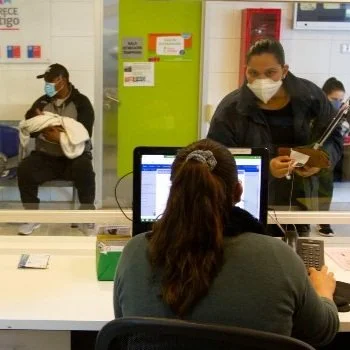 La Minuta AM: Informe por listas de espera detalla que 1.764.937 personas esperan una consulta con un especialista y 294.632 aguardan una cirugía