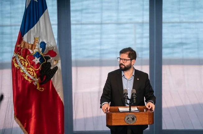 La Minuta PM: Presidente Boric valora acuerdo de partidos por reformas y advierte que el rechazo ofrece "un camino mucho más incierto"  