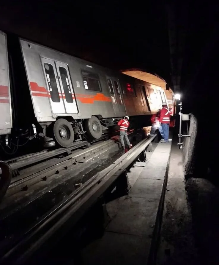 Error de cálculo: Falla humana mantiene el servicio incompleto en la Línea 2 de Metro