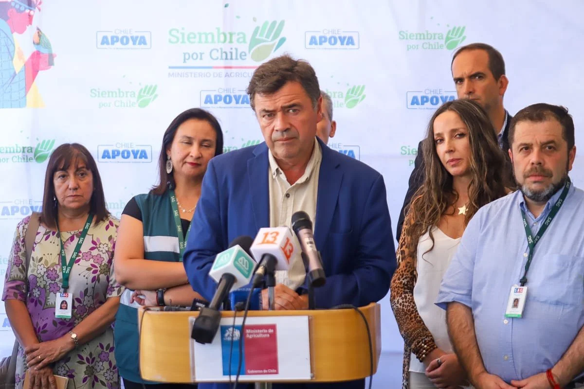 La Minuta AM: SAG confirma la detección de gripe aviar en planta industrial de Agrosuper