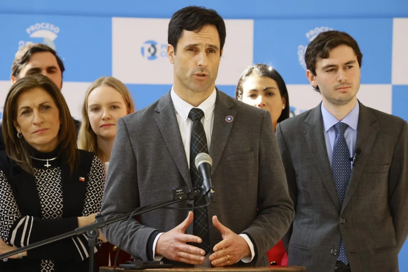 La Minuta AM: Encuesta LabCon UDP & Feedback: 60% de los encuestados se inclina por la opción de votar “en contra” del nuevo texto constitucional