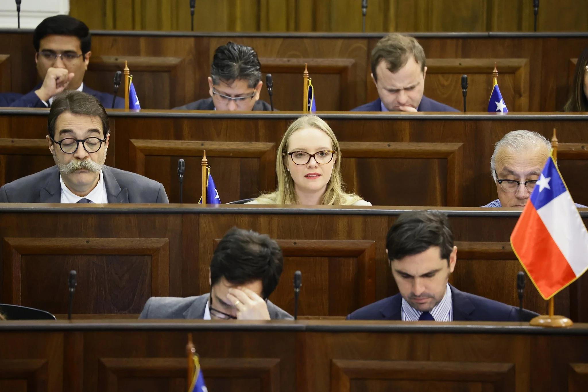 La Minuta AM: Según Cadem, sólo un 19% prefiere que se apruebe propuesta de Carta Magna redactada por el Consejo Constitucional 