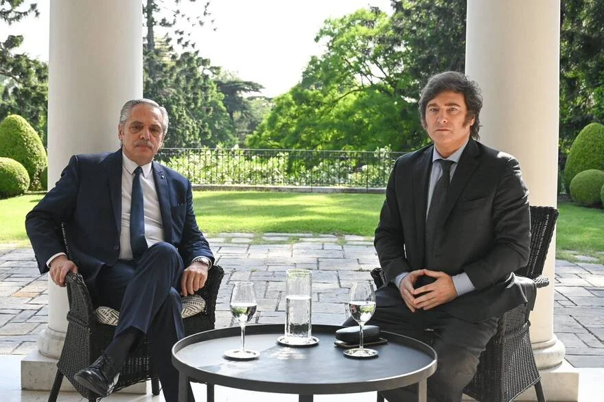 La Minuta AM: Alberto Fernández se reúne con el presidente electo Javier Milei para coordinar transición de mando en Argentina 