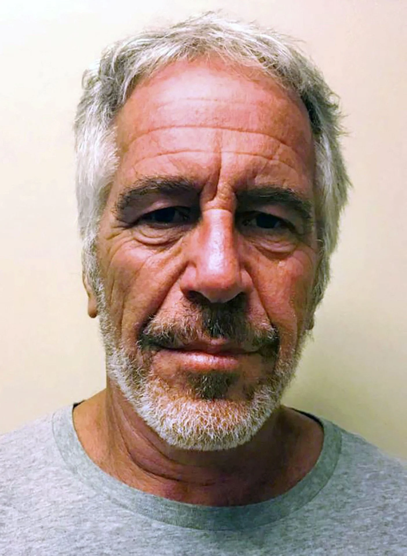 La Minuta PM: Justicia de NY libera 200 nombres vinculados a pedófilo Jeffrey Epstein