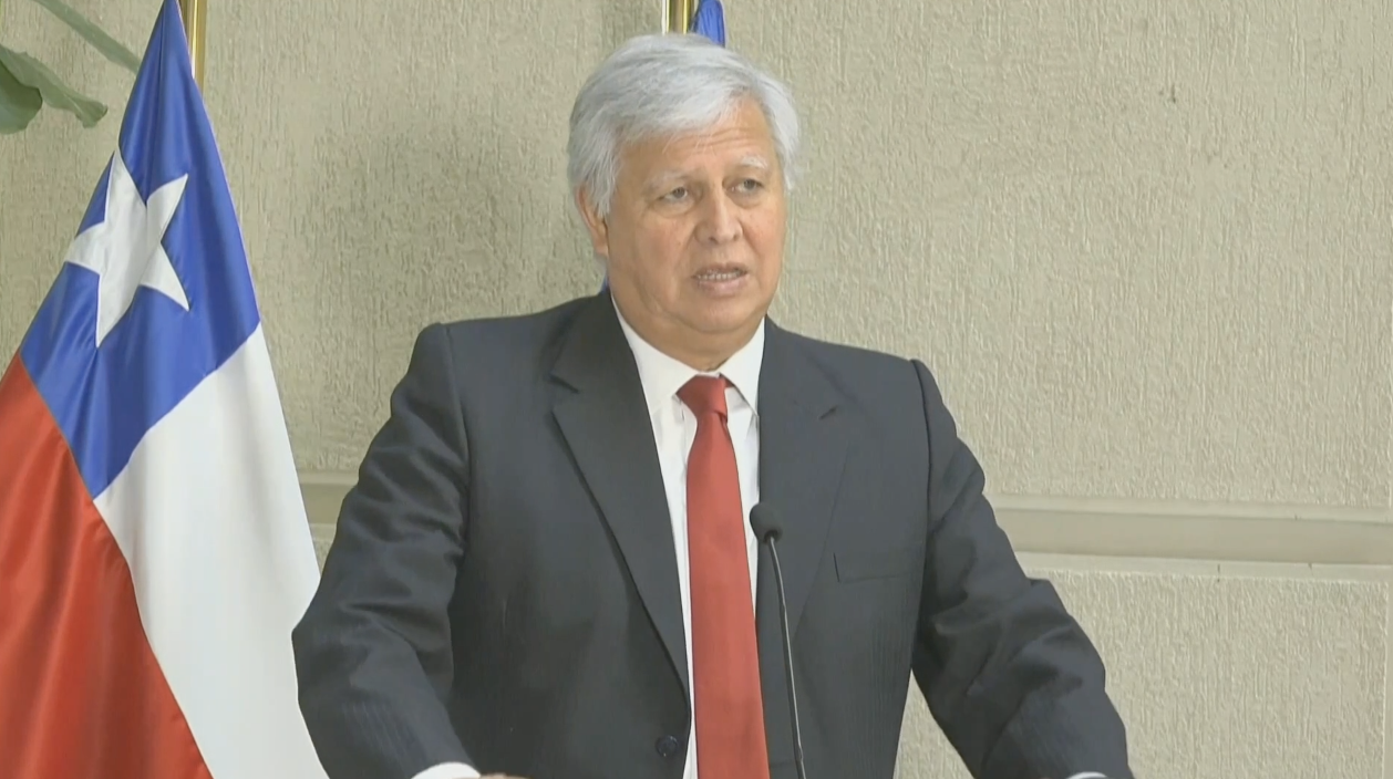 La Minuta AM Senador Gastón Saavedra (PS) “El currículum de José