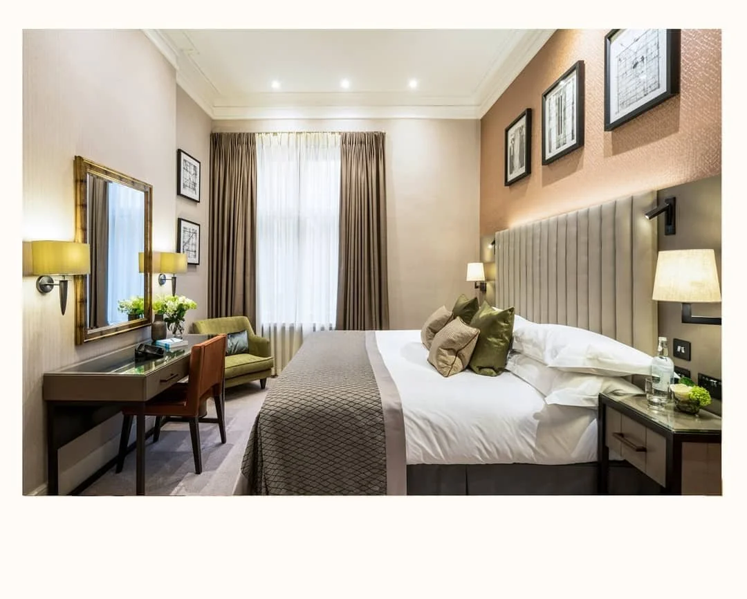 H O T E L&nbsp;&nbsp; D E S I G N 

Me again...but a different hotel this time.🤓 

Going all the way back to 2016 (where has the time gone 😱)!! Here is a cheeky #beforeandafter of a guestroom design for #thechestergrosvenor hotel. What a difference