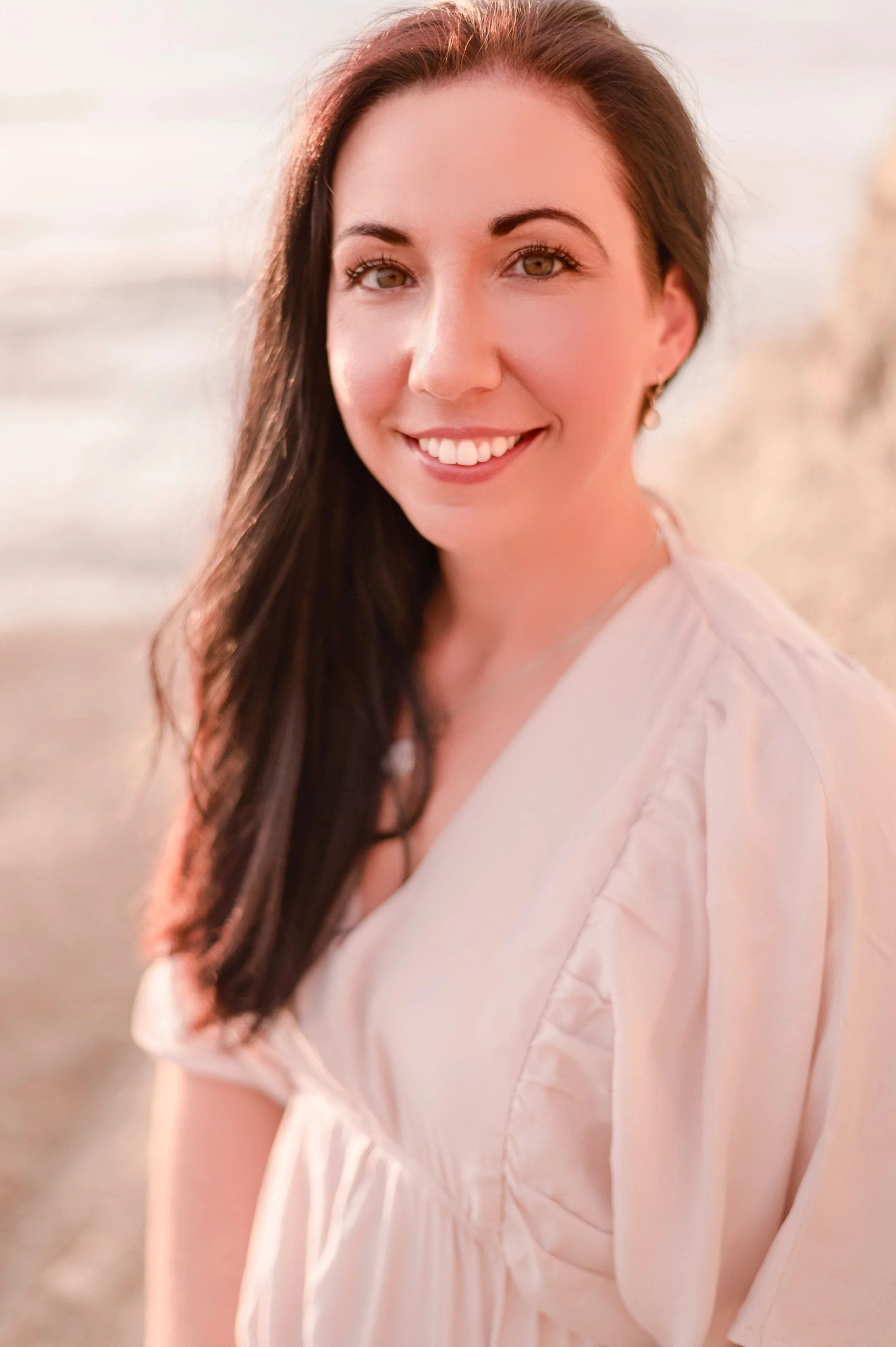 Amera Rose | Spiritual Life Coach & Manifestation Teacher helping empaths, healers, lightworkers & old souls transform their self-concept to manifest soul-aligned abundance, freedom & success | Embody Your Worth & Manifest Your Desires