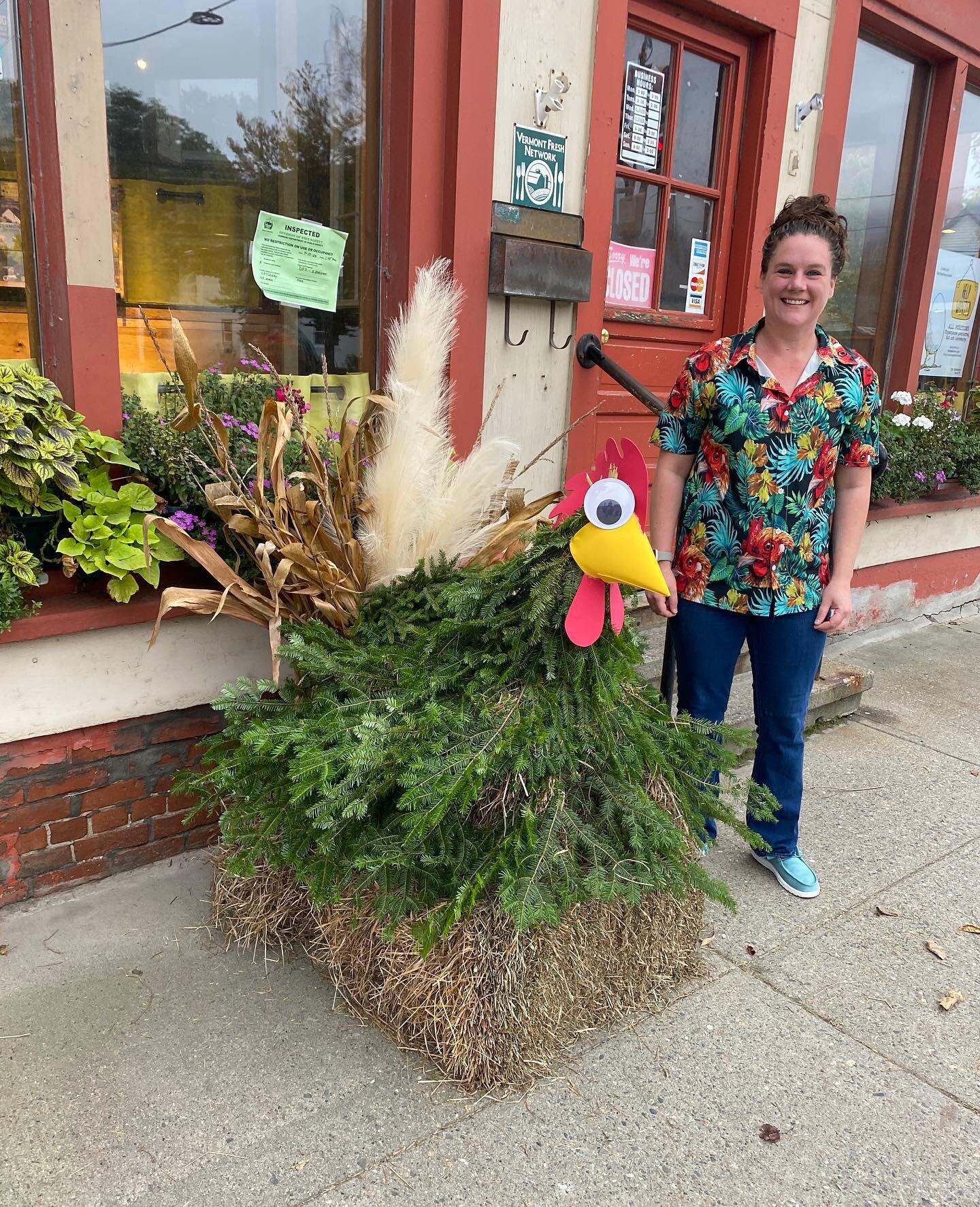 Happy October, Ludlow! ❤️🐔🐣

#ludlowvt #ludlowvermont #okemo #okemomountain #scarecrow #scarecrowcontest