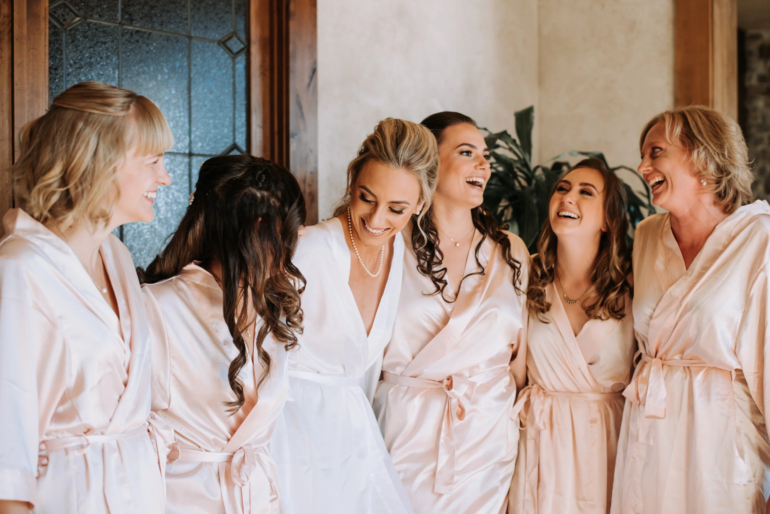 Wynn and Linn - photo and video